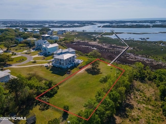125 Dogwood Ln, Hampstead, NC 28443