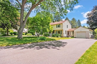 15 Baycrest Dr, Rochester, NY 14622