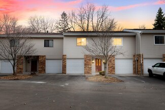 17566 Pond Cir, Eden Prairie, MN 55346