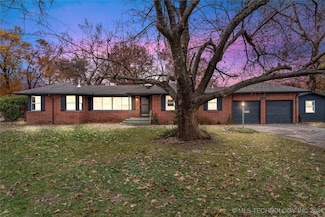 2002 E 55th St, Tulsa, OK 74105