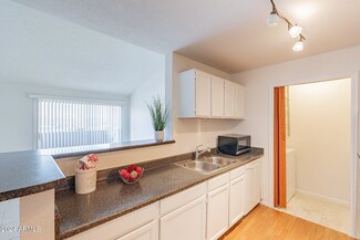 623 W Guadalupe Rd Unit 287, Mesa, AZ 85210