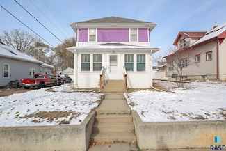 1112 W 8th St, Sioux Falls, SD 57104
