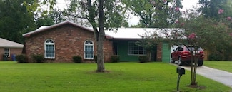 1904 Shamrock Rd, Dothan, AL 36301