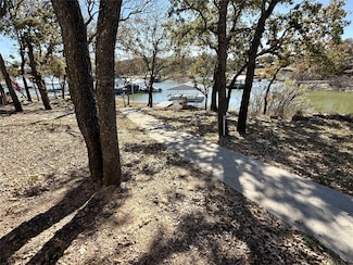 293 Pam Dr, Chico, TX 76431