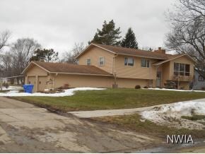 212 E Jefferson St, Elk Point, SD 57025