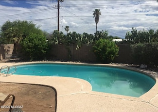 6749 E Brooks Dr, Tucson, AZ 85730