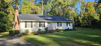 511 Lafayette St, Clinton, NC 28328