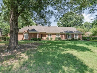 2040 Myrtle Bend Dr, Germantown, TN 38139