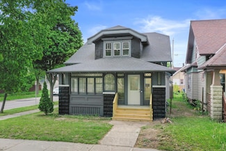 2976 N 40th St, Milwaukee, WI 53210