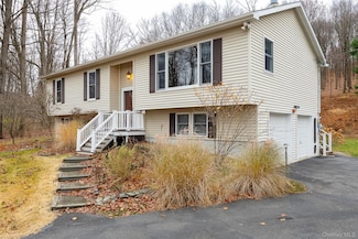 26 Saint Paul Rd, Red Hook, NY 12571