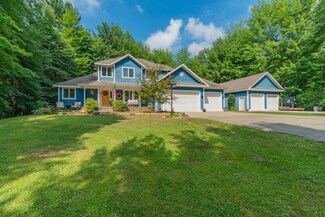 15751 148th Ave, Spring Lake, MI 49456
