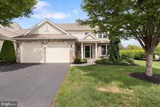 129 Fountain Dr Unit 16, York, PA 17402