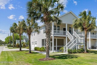 708 S 3rd St, Carolina Beach, NC 28428