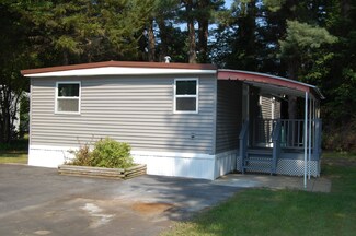 12 Embassy Ave, Hooksett, NH 03106