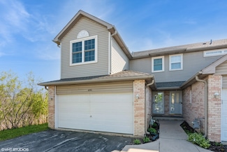 690 N Western Ln, Addison, IL 60101