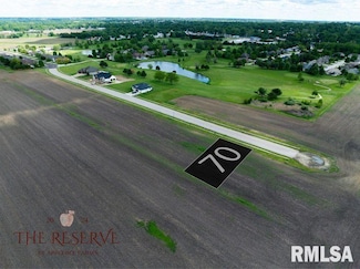 70 Applebee Farms Dr, Jacksonville, IL 62650