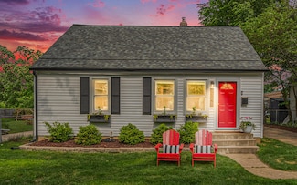 1148 Lakeside Dr SE, Grand Rapids, MI 49506