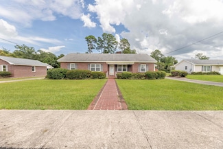 319 E Hampton St, Elloree, SC 29047