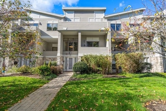771 Heath St Unit 771, Chestnut Hill, MA 02467