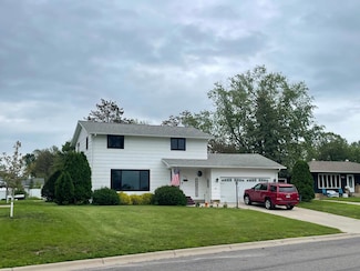 534 Lake Shore Dr, Sauk Centre, MN 56378