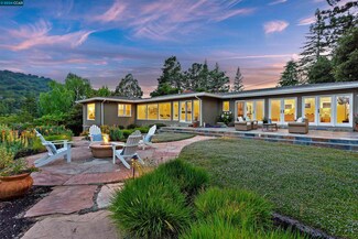 10 La Cresta Rd, Orinda, CA 94563