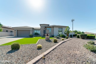 5760 S Huachuca Way, Chandler, AZ 85249