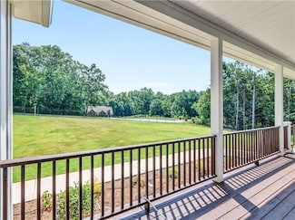 1019 Oakridge Dr, Griffin, GA 30223