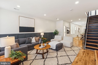 2334 E Cumberland St, Philadelphia, PA 19125