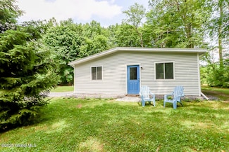 58 Orinsekwa Rd, Valatie, NY 12184