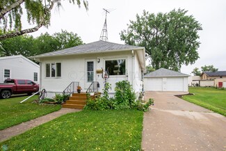 317 20th St N, Fargo, ND 58102