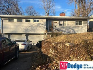 5212 Bedford Ave, Omaha, NE 68104