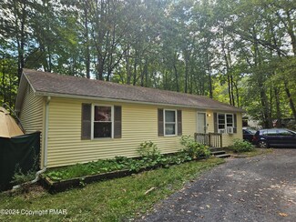 8879 Robinhood Dr, Kunkletown, PA 18058