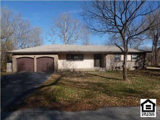 5954 N Palm Ln, Wichita, KS 67204