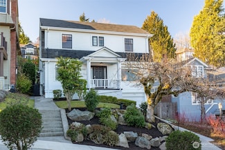 2621 11th Ave E, Seattle, WA 98102