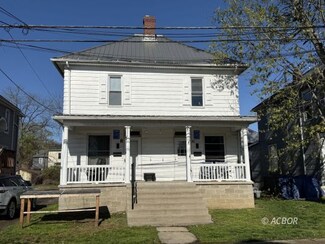 8 Palmer St, Athens, OH 45701