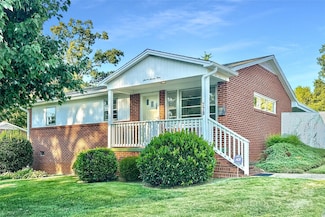 779 7th St SE, Hickory, NC 28602