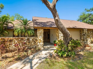 4917 Hidden Oaks Trail, Sarasota, FL 34232