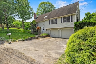 18 Bismark St, Dedham, MA 02026