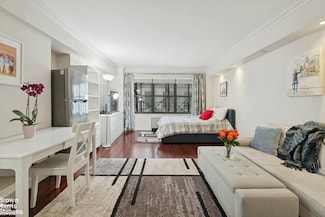 140 E 56th St Unit 3G, New York, NY 10022