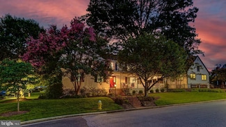 5101 27th St N, Arlington, VA 22207