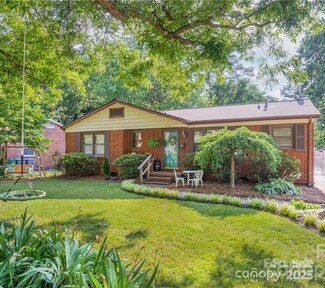 4824 Harcourt Ln, Charlotte, NC 28212