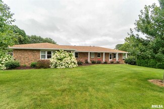 208 S 4th St, Dunlap, IL 61525