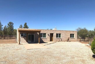 181 E Hickory Place, Huachuca City, AZ 85616