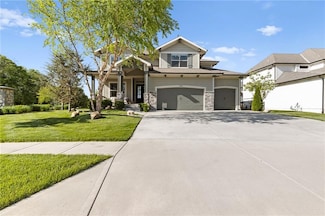 15945 W 165th St, Olathe, KS 66062