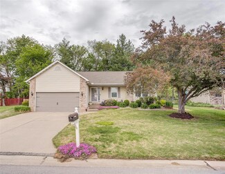 26 Windermere Dr, Glen Carbon, IL 62034