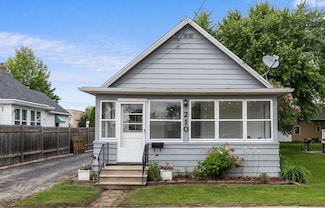 210 Hewitt St, Neenah, WI 54956