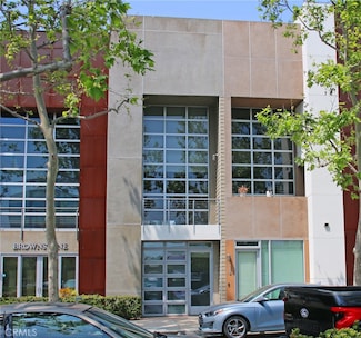 113 E City Place Dr, Santa Ana, CA 92705