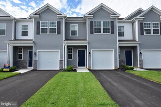 62 Arlotta St, Glassboro, NJ 08028
