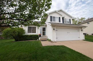 1021 Ridgewood Ct, West Des Moines, IA 50265