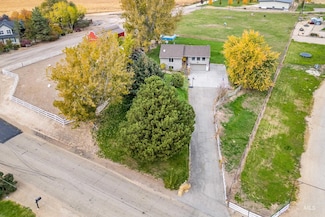 9696 Gloria Rd, Middleton, ID 83644